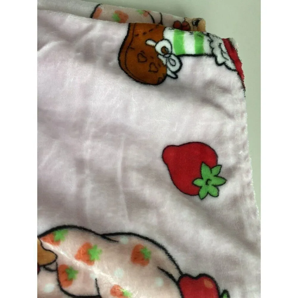 Strawberry Shortcake 50 X 70” Soft‎ Plush Throw Blanket Retro Classic NEW